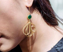 Load image into Gallery viewer, Floy Earrings