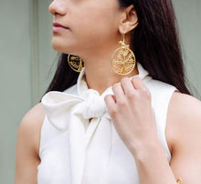 Load image into Gallery viewer, Avis Earrings
